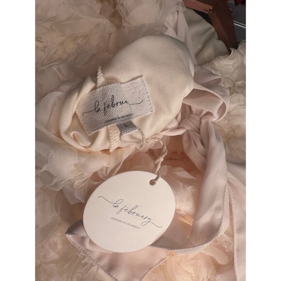 Le February Women’s Large Ivory 3D Rosette Mini Dress Puff Sleeve Bow Back NWT - Picture 11 of 12